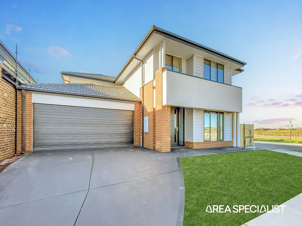 Modern Family Living with Comfort & Convenience in Clyde North!