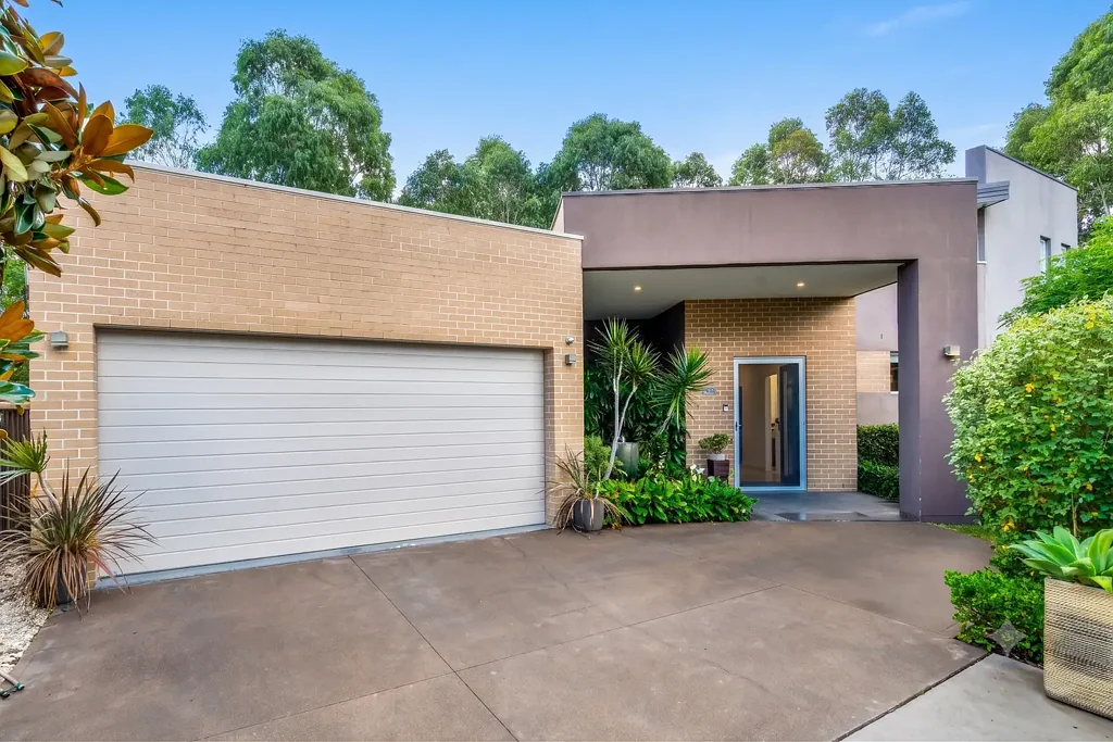 Modern Luxury in the Waterside Estate