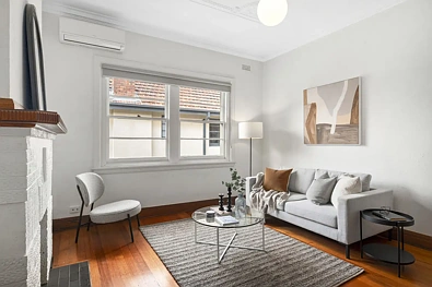 Ripponlea 2બેડરૂમ Ready-to-enjoy Deco in brilliant lifestyle locale with lock up garage