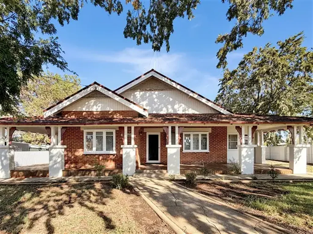 PART/8 Battye Street, FORBES