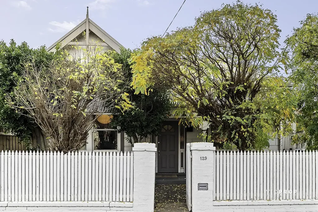 Brunswick 4બેડરૂમ Timeless Period Charm, Double-Fronted Family Appeal