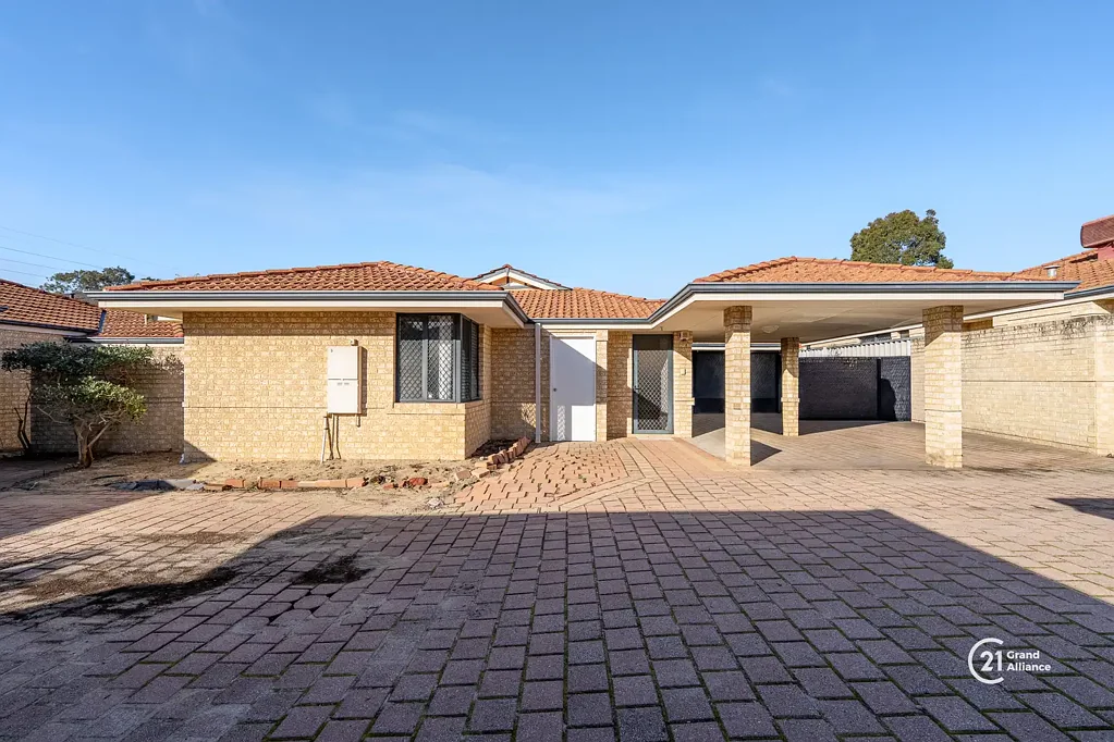 CANT GET ANY BETTER WALK TO CURTIN @ $800 per week