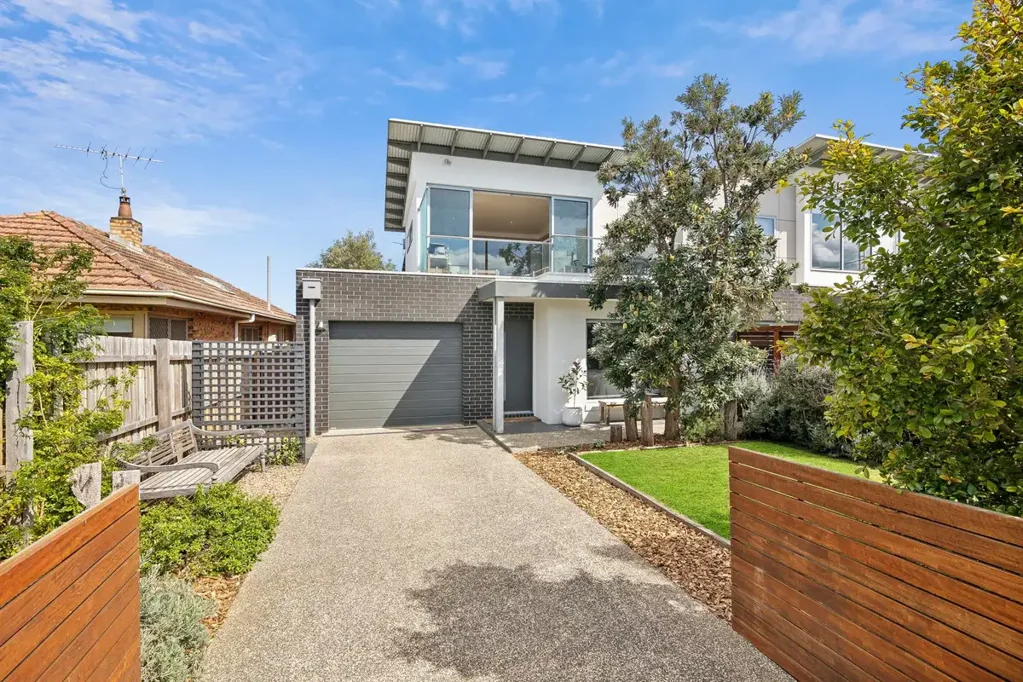 Torquay 3房  LOCATION, LOCATION - DESIRABLE "OLD TORQUAY"