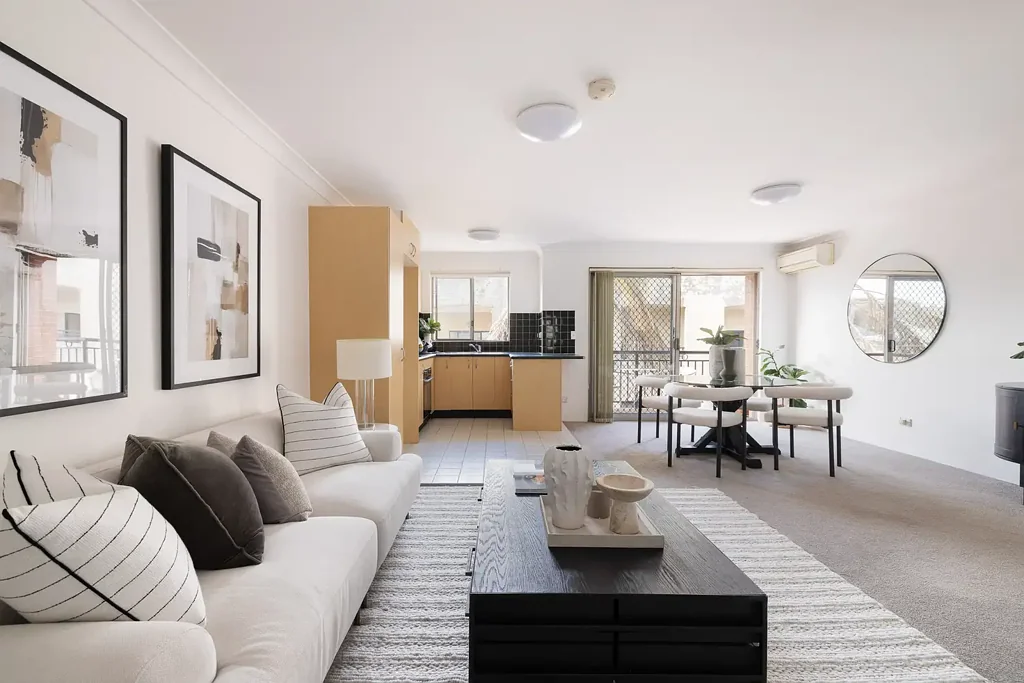 Redfern 1chambre Quiet top-floor apartment with oversized parking space