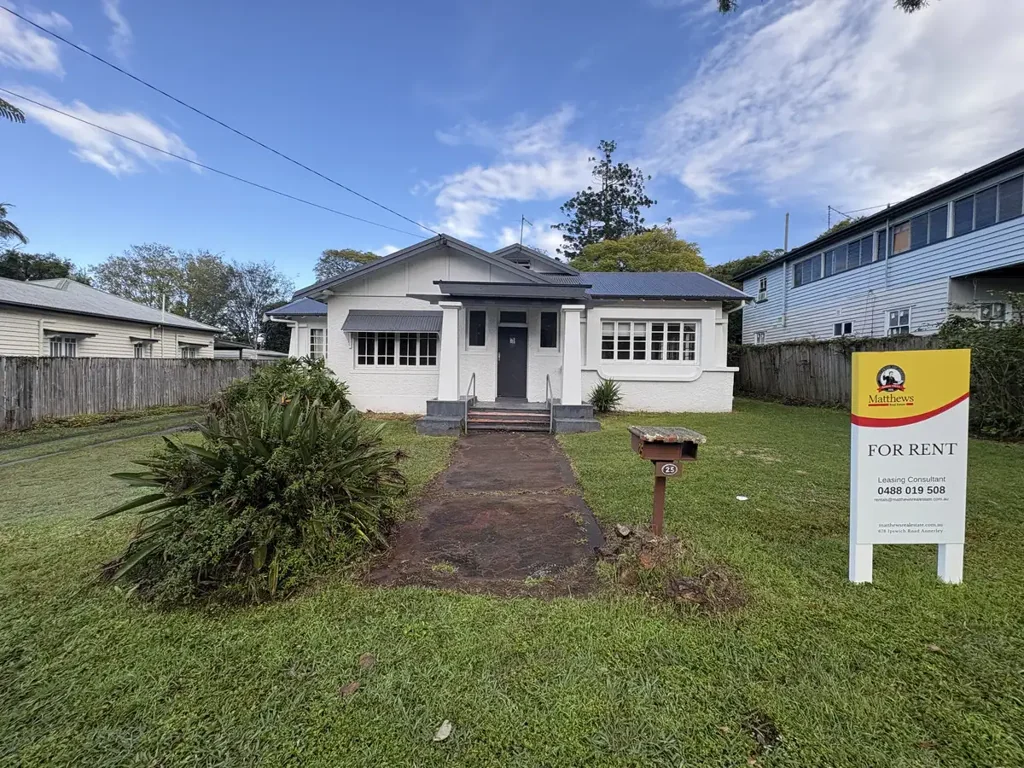 Charming & Spacious 4-Bedroom Family Home in Prime Yeronga Street