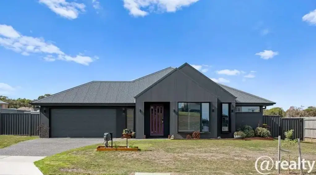 Coronet Bay 4房  Elegant Coastal-Country Sanctuary: Luxurious Home with Pool on Half an Acre