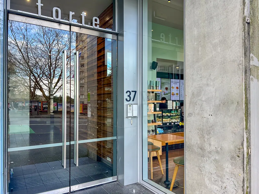 Grafton 2 Bedroom 2-Bed CBD | Walk to Uni | Starbucks Below