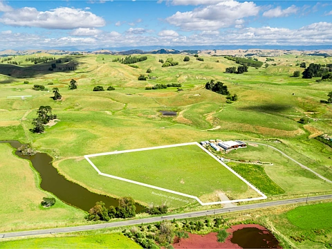 Central Hawkes Bay Coastal  1.51ha country escape!