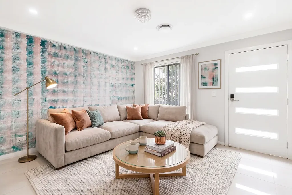 Schofields 4ਬੈੱਡਰੂਮ East Facing, Immaculately Maintained Modern Family Home - Walking Distance to Schofields Train Station & Shops!
