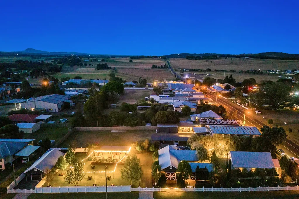 Kalbar 4ਬੈੱਡਰੂਮ Rare opportunity to acquire highly acclaimed wedding destination – White Chapel Kalbar