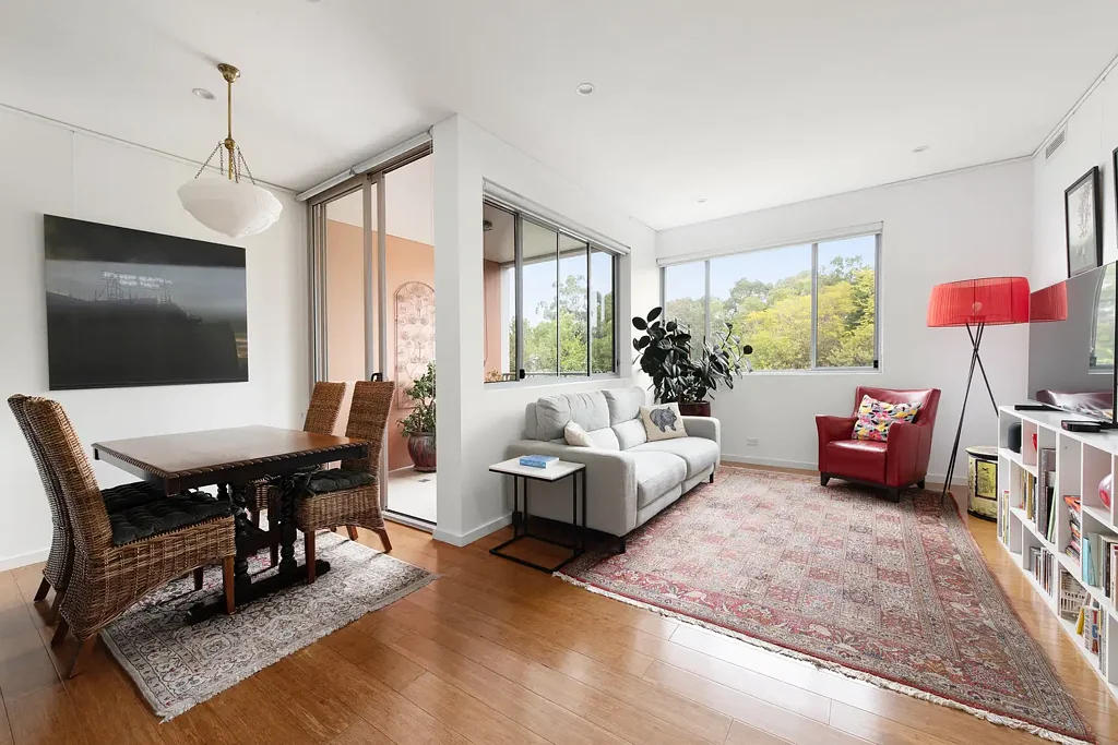 Sydenham 2બેડરૂમ Stylish Top Floor Apartment in a Vibrant Inner West Boutique Block