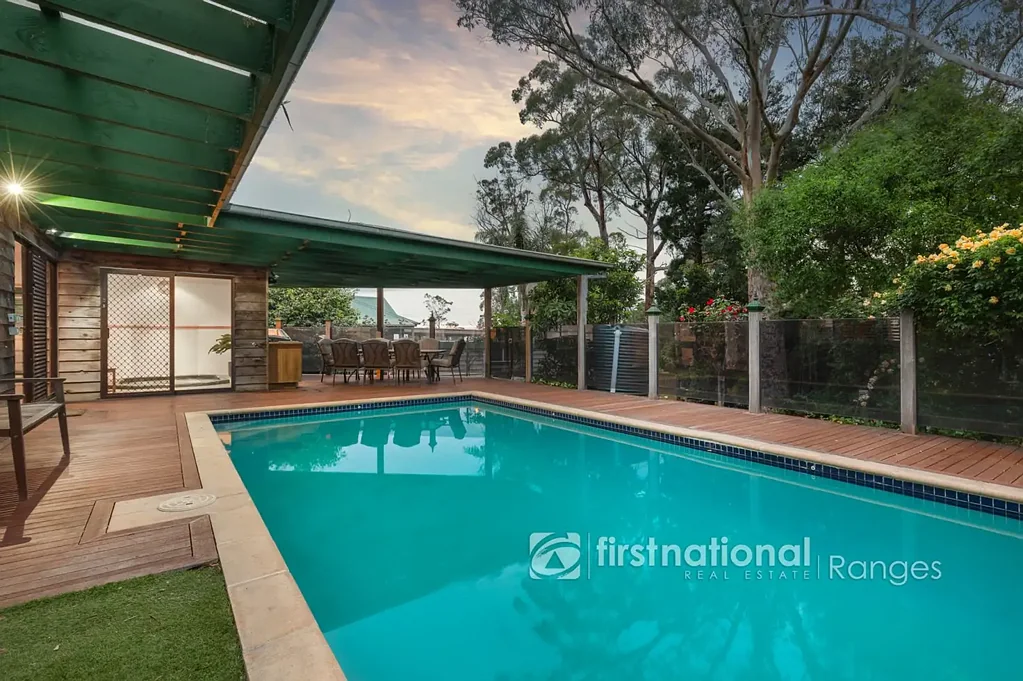 10 Cloverleigh Avenue, Emerald, VIC 3782