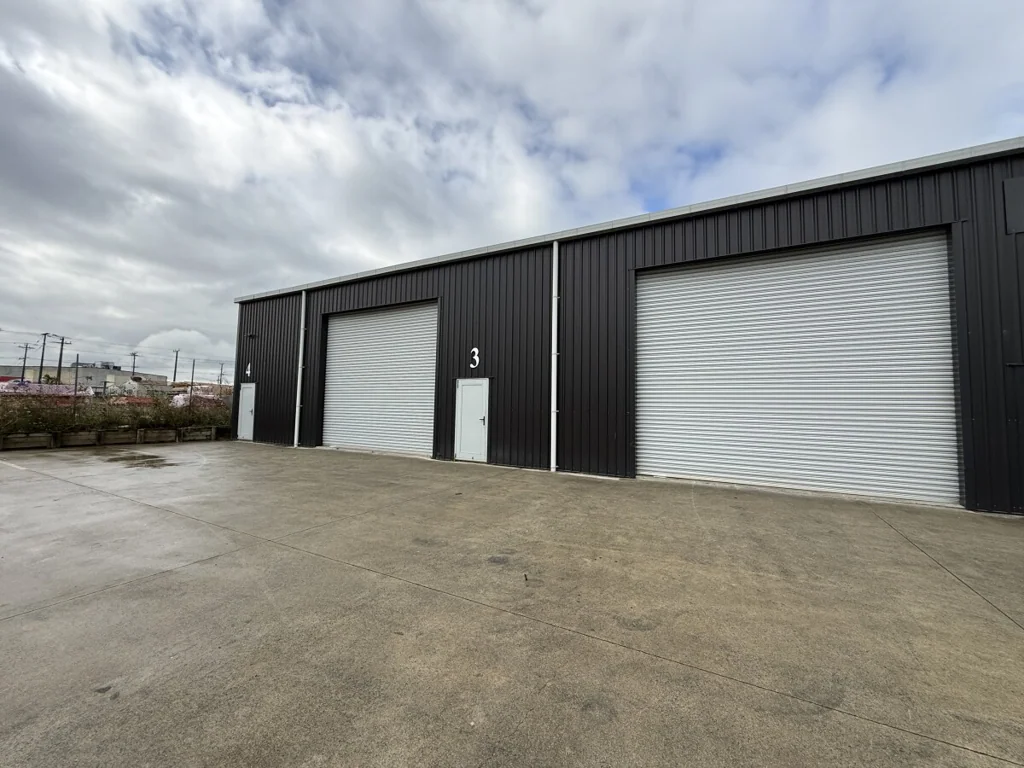 Henderson Tidy High Stud Units Available