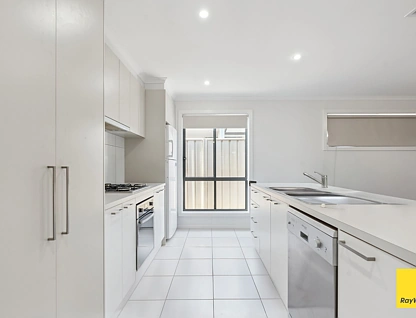 8/25 Albert Street, Long Gully, VIC 3550, 3房, 3浴, House