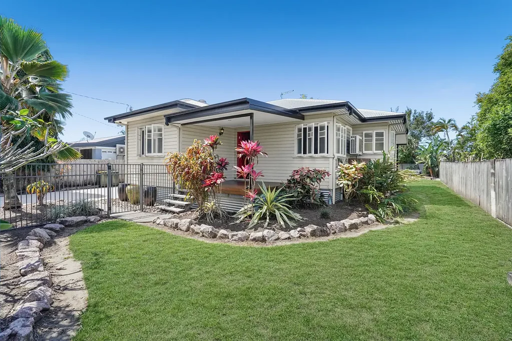 284 Brown Street, Westcourt, QLD 4870