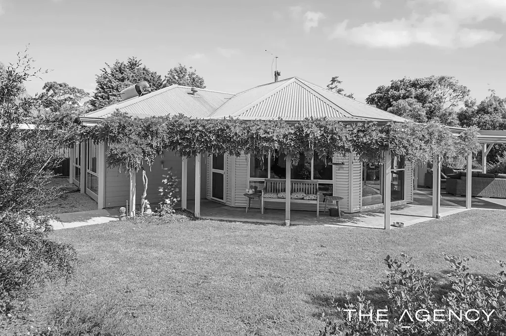 16 Chiltern Road, Ocean Beach, WA 6333
