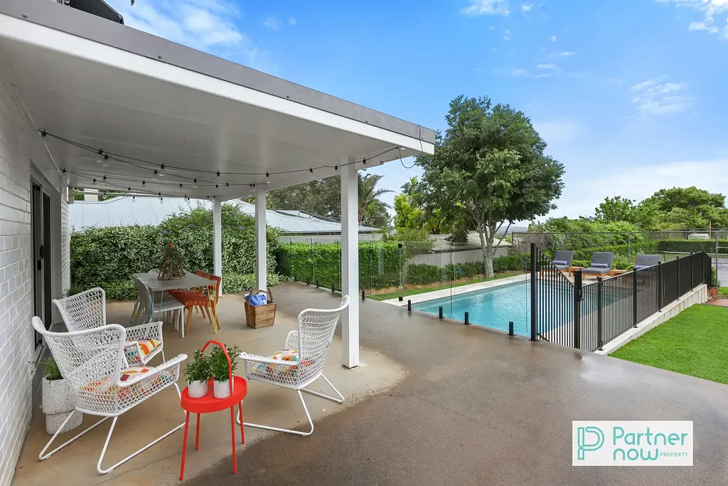 Tamworth 6房  A Private Family Oasis with Tennis Court and Pool