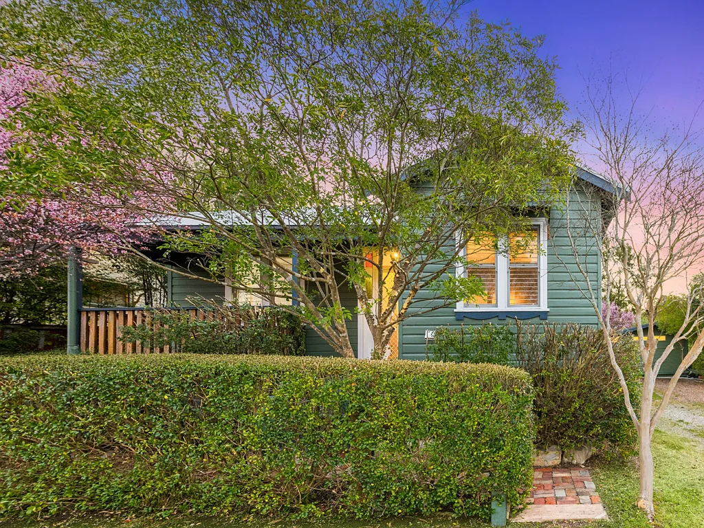 Cessnock 4બેડરૂમ A Character Home With Room to Grow