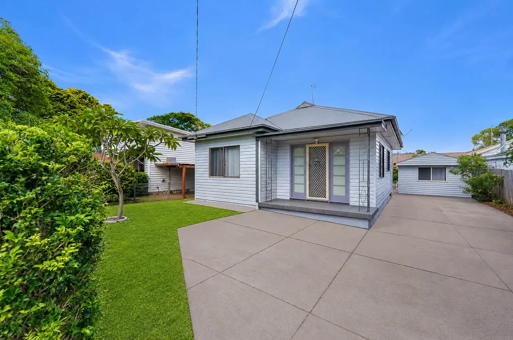 Ettalong Beach 3房  Immaculate Cottage + Self Contained Studio