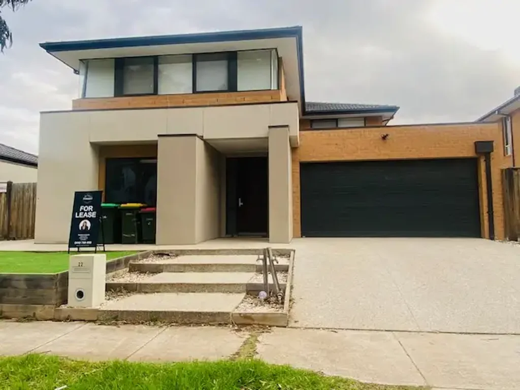 STUNNING  FAMILY HOME AWAITS FOR YOU