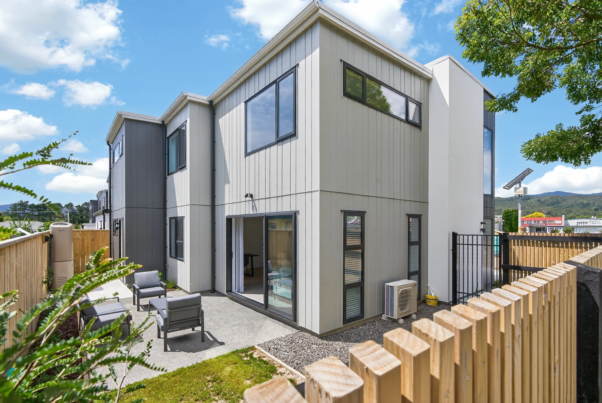 Wainuiomata 3Phòng ngủ 20K Incentive! Great Location, Ready to Move In!