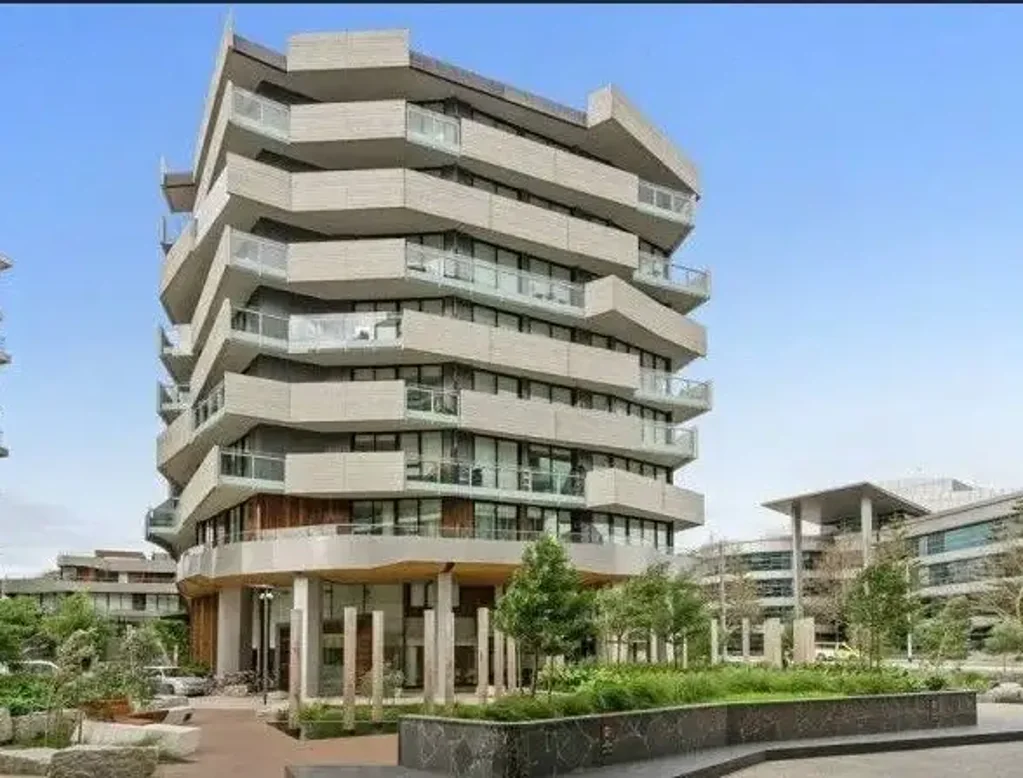 Bright & Spacious!