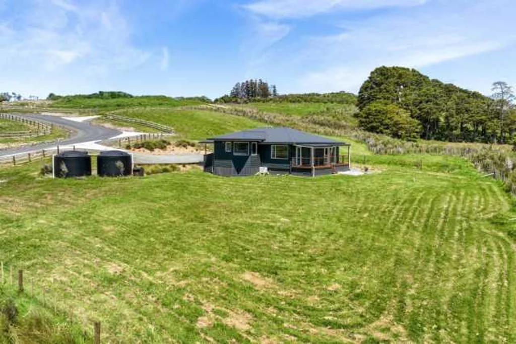 Kaiwaka 3कमरा Affordable Rural Retreat: Modern Comforts & Space