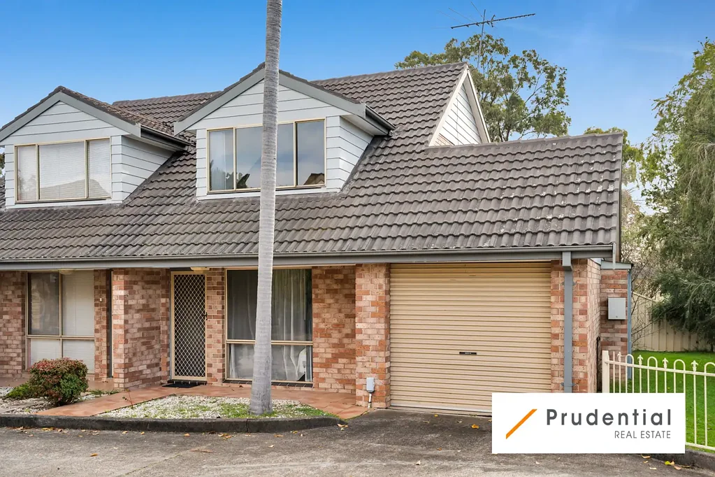 Ingleburn 1 Bedroom Great location!