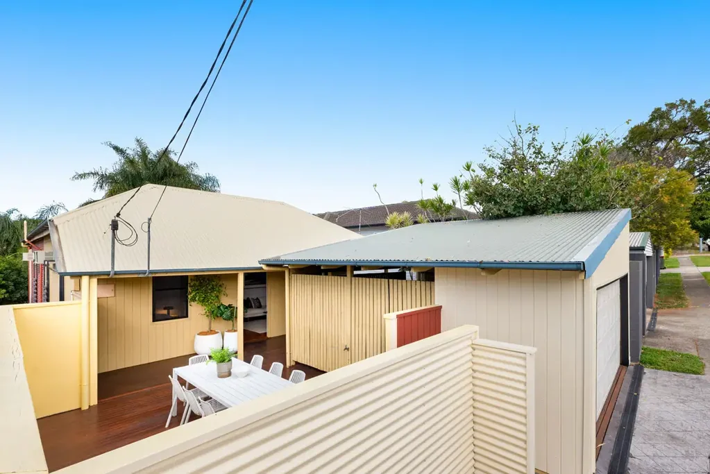 Bardon 3ਬੈੱਡਰੂਮ Entry-Level Queenslander with Endless Potential | 450m² Block