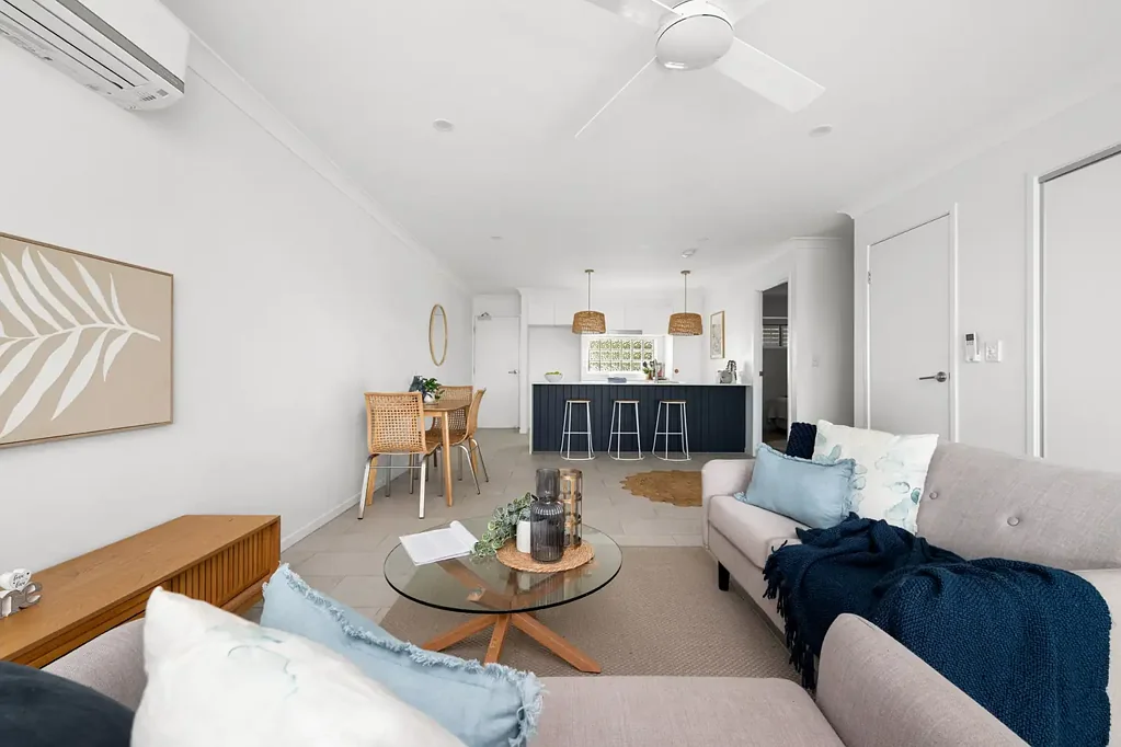 Wooloowin 3Habitaciones Sun-soaked three-bed escape w. private top floor setting & soothing green outlook – Kedron SHS catchment