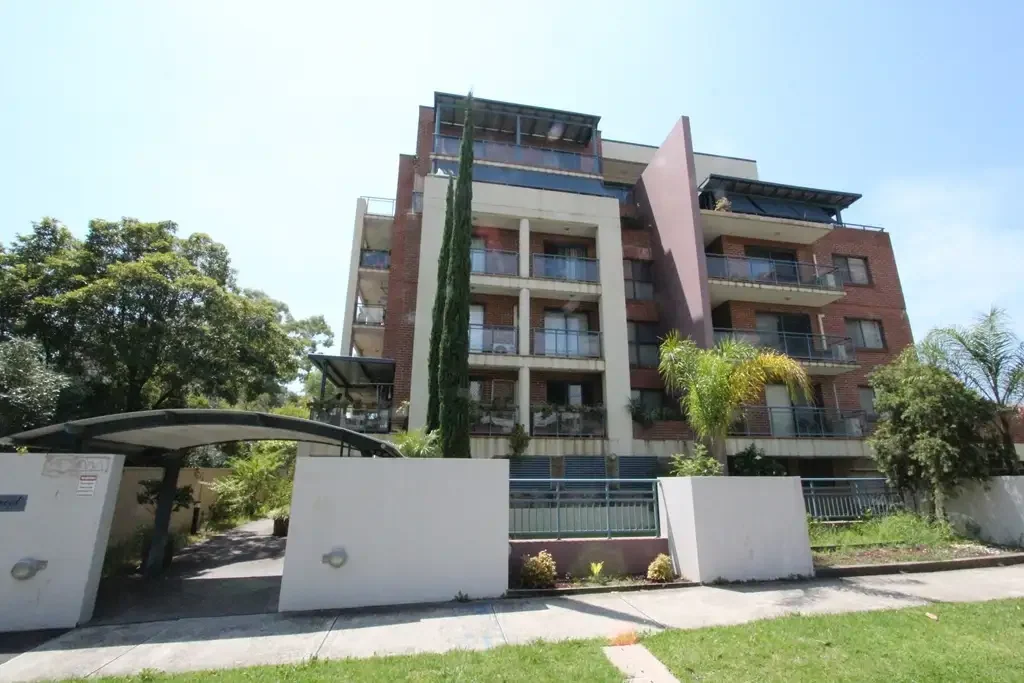 Immaculate 2 Bedroom Unit