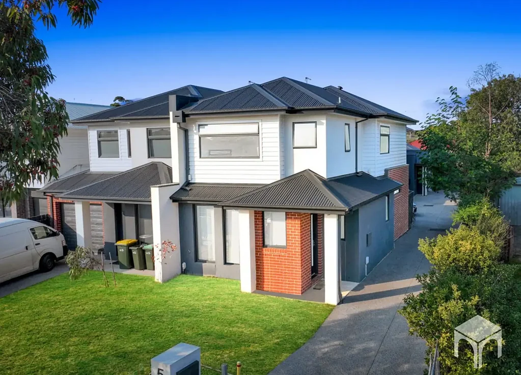 Modern & Low-Maintenance Living in the Heart of Laverton !