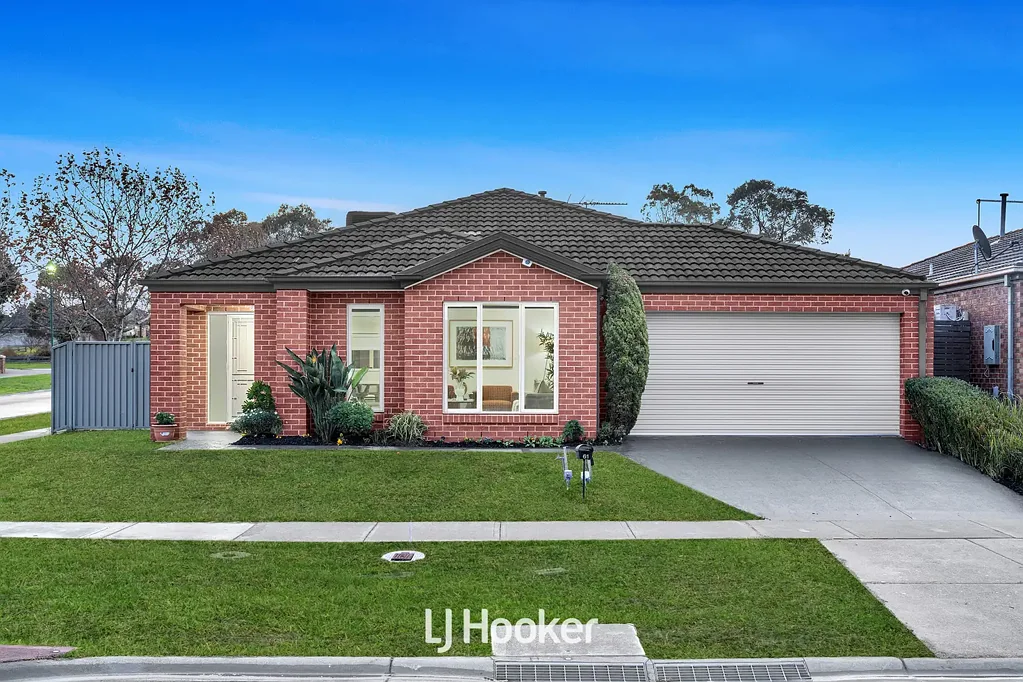 61 Broad Oak Drive, Cranbourne East, VIC 3977