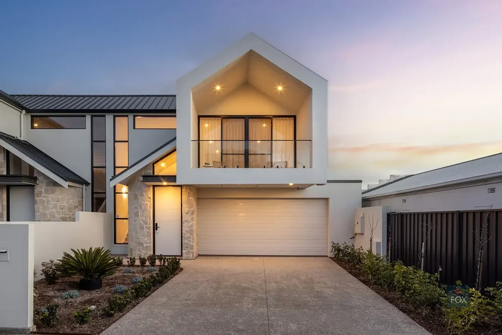 Mitcham 3ਬੈੱਡਰੂਮ New 2025 build architecturally designed light-filled masterpiece. A contemporary standout.