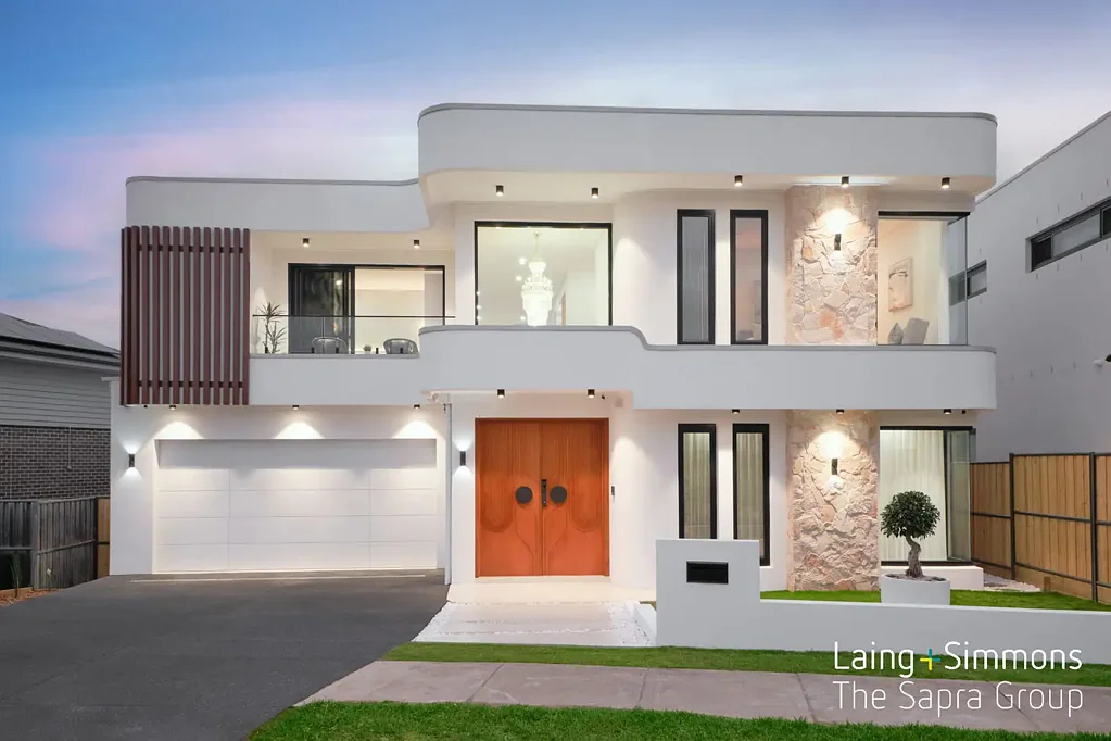 North Kellyville 5Zimmer Brand New Spacious 5-Bedroom Custom Family Home