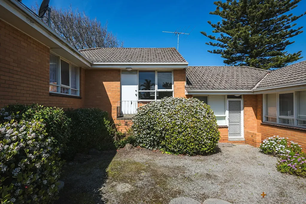 QUITE BLOCK | BRIGHT & SPACIOUS | CLOSE TO BEACH