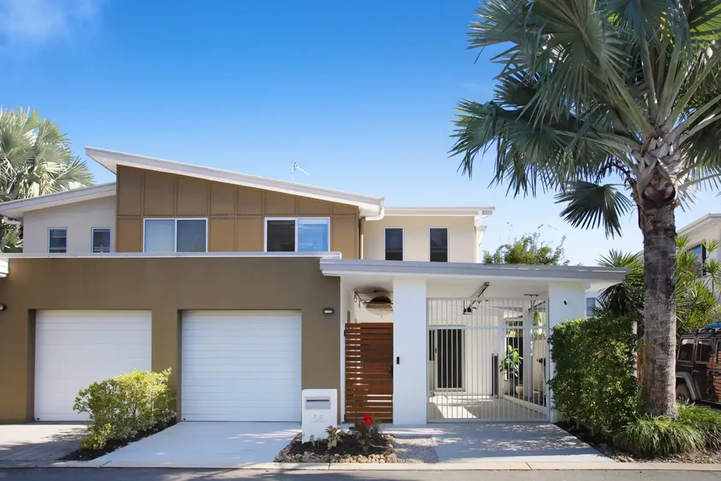 Burleigh Waters 3房  Renovated to Perfection | Rare Storage, Home Gym & Outdoor Kitchen