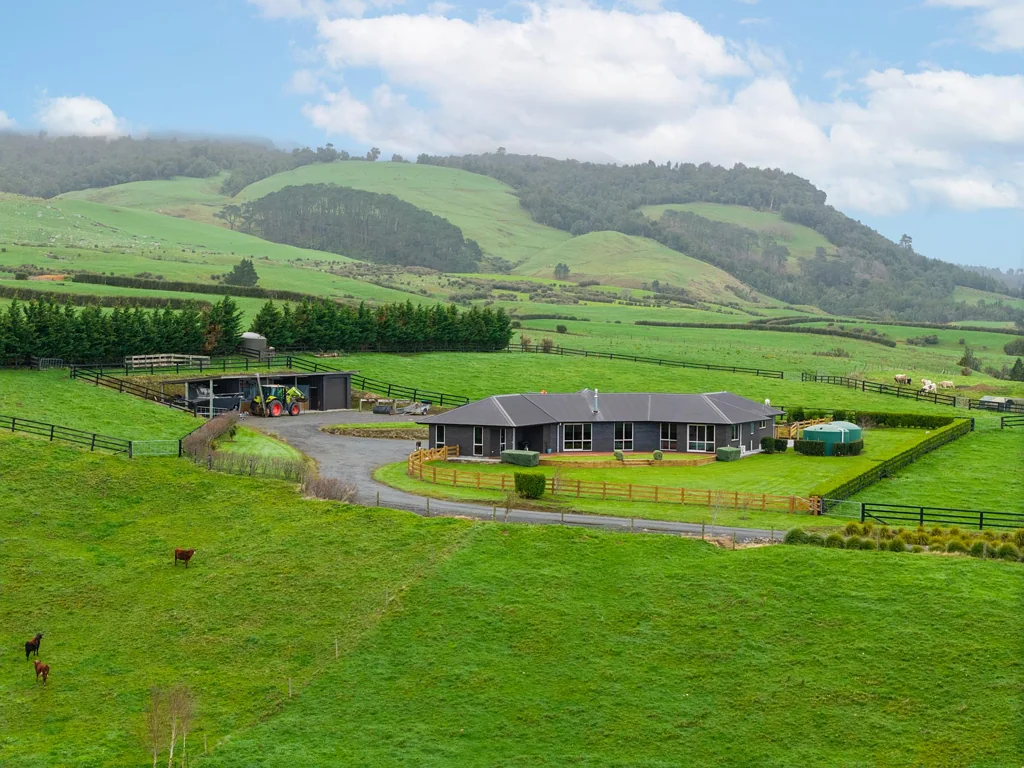 Okauia Impressive property with panoramic views
