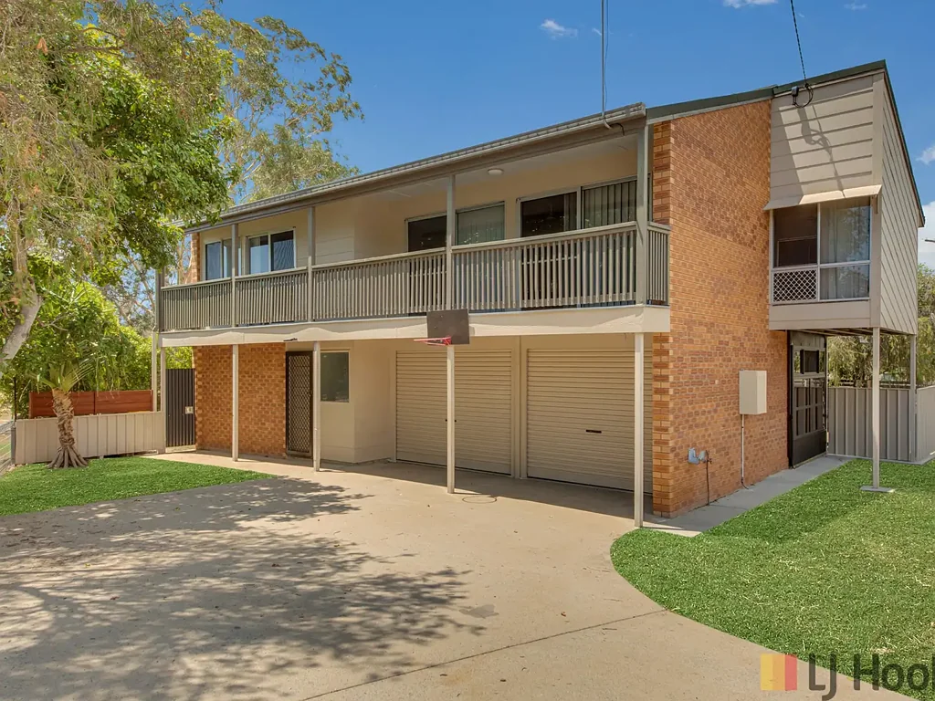 Spacious 4 Bedroom, 2 Bathrooms Two Storey House