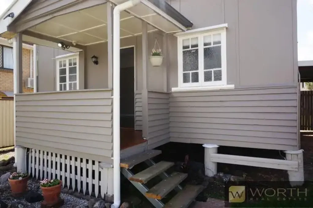 "Pet friendly, renovated cottage with a large fully-fenced low-maintenance backyard"