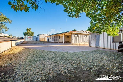 38 Ryan Road, Mount Isa, QLD 4825, 4 slaapkamers, 2 badkamers, House