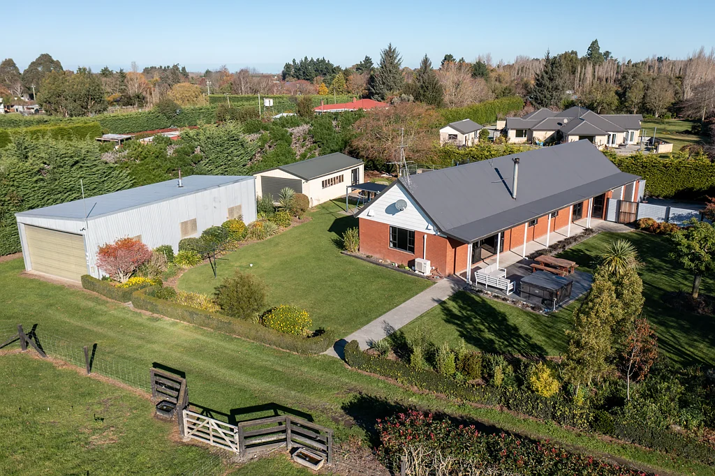 Ashburton 4ห้องนอน Live the dream – just minutes from town!