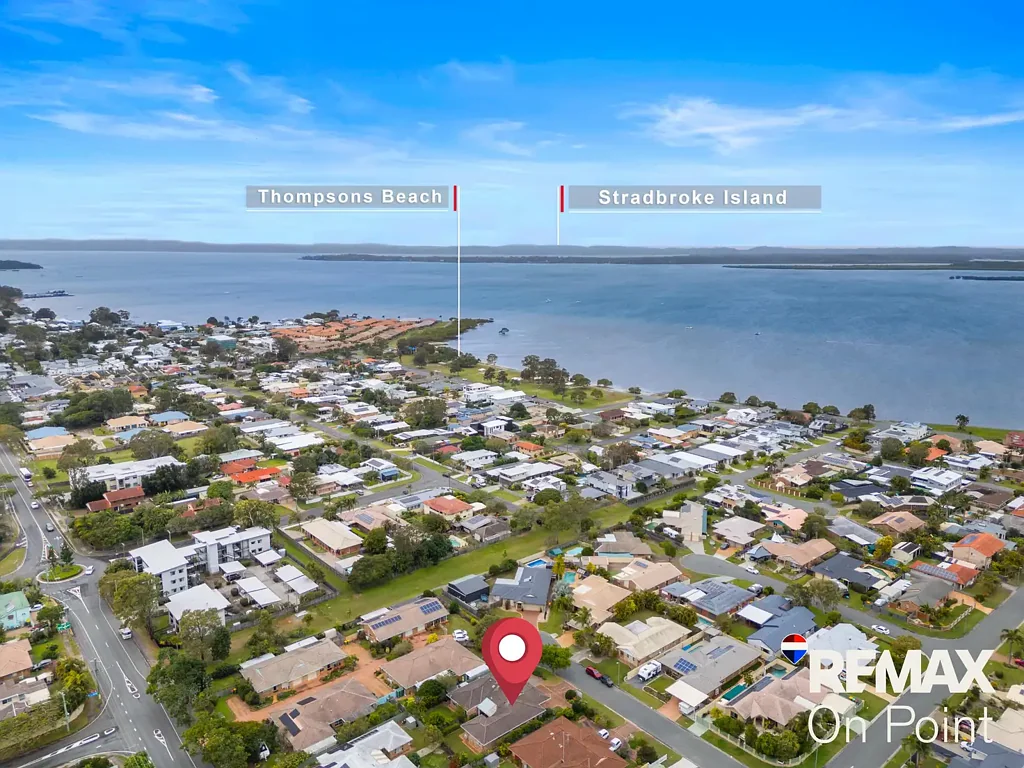 Victoria Point 2房 全新粉刷地毯 低维护生活 靠近Victoria Point Centre 主卧带空调 原装厨房极佳 宽敞车库 储物充足 隐私围栏庭院 遮蔽娱乐区 宁静便利海湾 Private & Peaceful Duplex in Prime Victoria Point Location