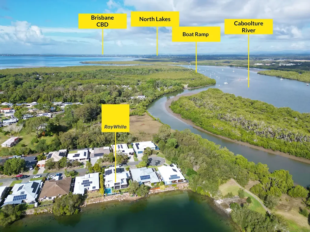 Beachmere 4બેડરૂમ Waterfront Luxury in Beachmere's Premier Pocket