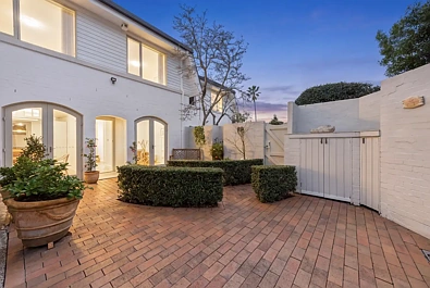 Mosman 3房 隐蔽优雅联排别墅，坐拥闪耀海港与城市美景 Secluded Elegant Townhouse With Sparkling Harbour and City Views