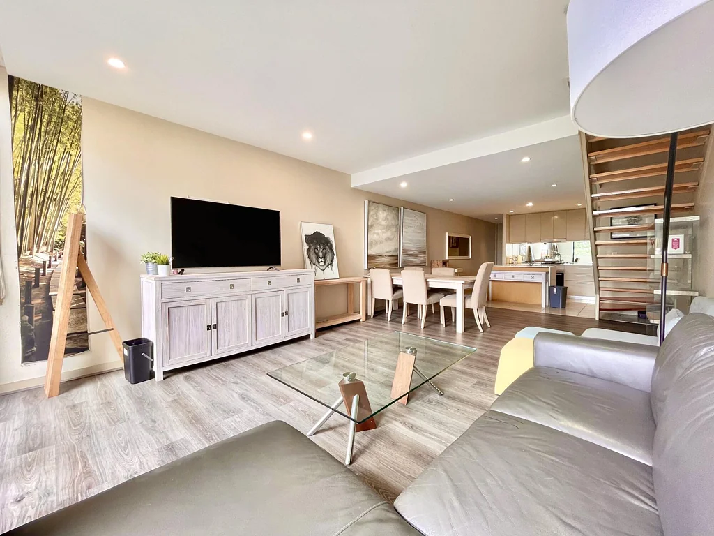 Furnished Split-Level 2 Bedroom Apartment in Prominence | Spacious & Stylish