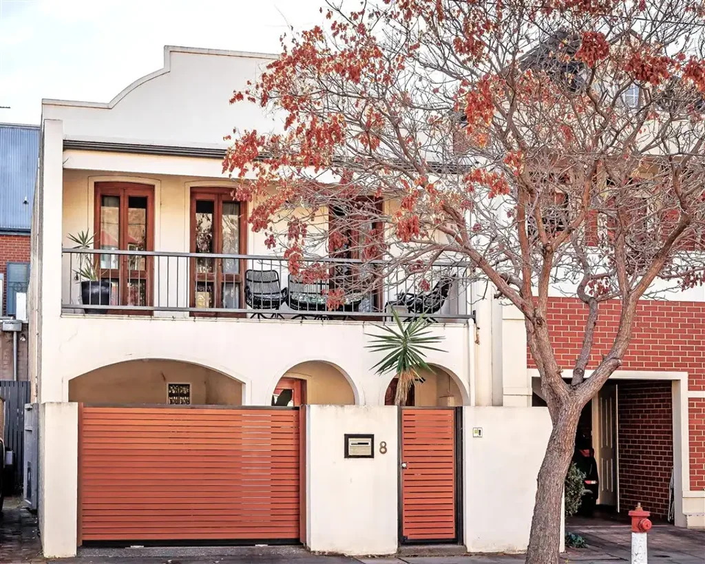 Prime Location + Fully Furnished = Enjoyable Lifestyle!