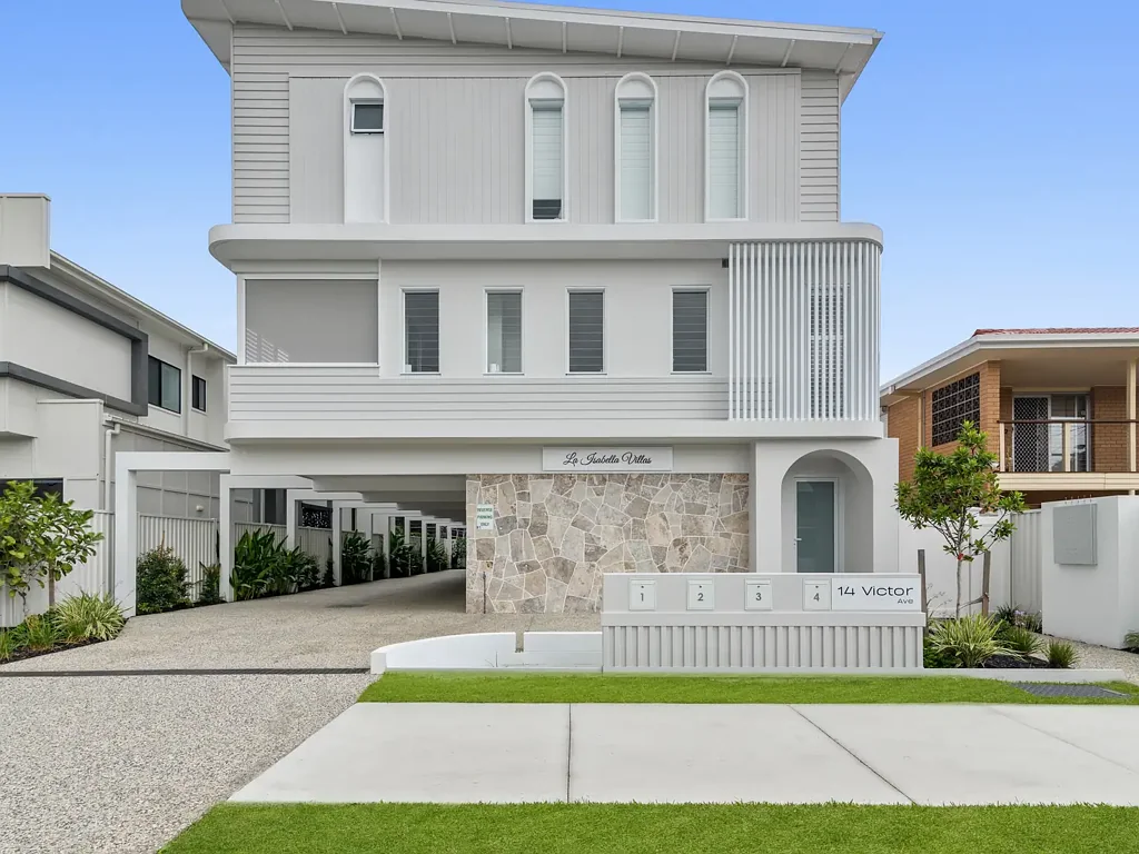 Three Levels of Light-Filled, Brand-New Coastal Living - 300m to Broadwater, Cafe's and Amenities