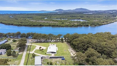 Fishermans Reach 4 Bedroom An exceptional holding in Fishermans Reach