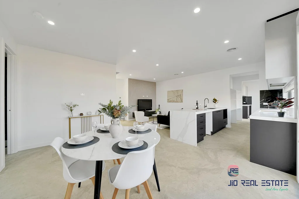 52 Adenmore Circuit, Deanside, VIC 3336
